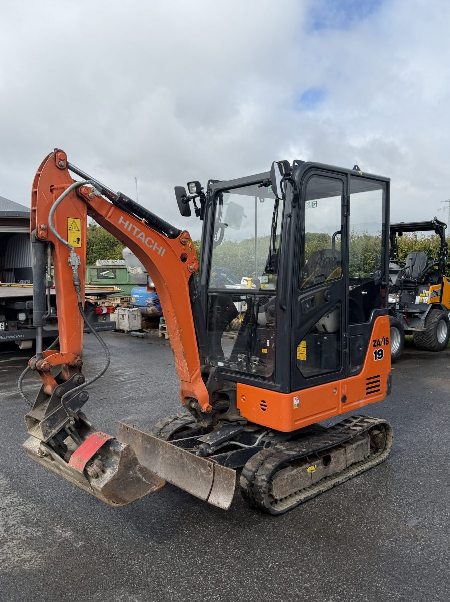 Hitachi ZX19 gebraucht kaufen – Seitenansicht