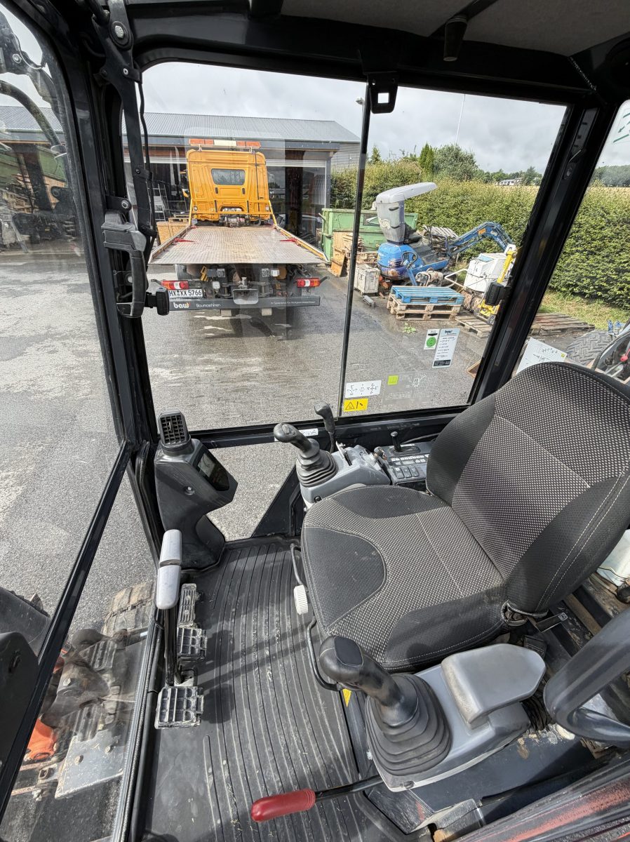 Hitachi ZX19 gebraucht kaufen – Heckansicht