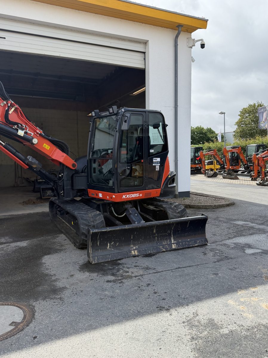 Kubota KX085 VA gebraucht kaufen – Frontansicht