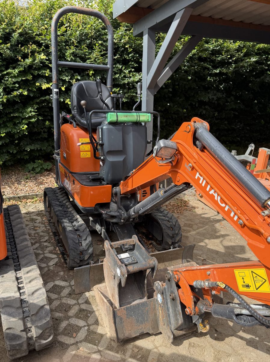 Hitachi ZX10 gebraucht kaufen – Seitenansicht