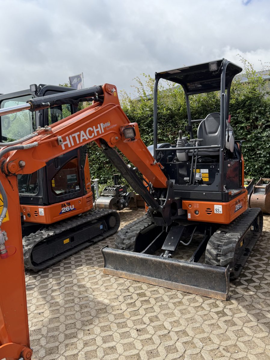 Hitachi ZX26 gebraucht kaufen – Seitenansicht